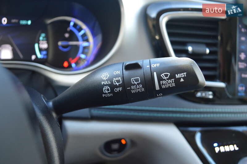 Мінівен Chrysler Pacifica 2019 в Одесі