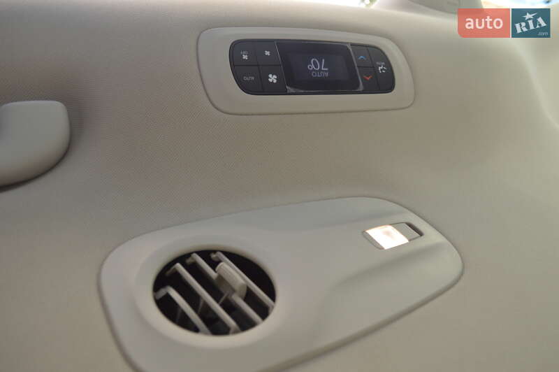 Мінівен Chrysler Pacifica 2019 в Одесі