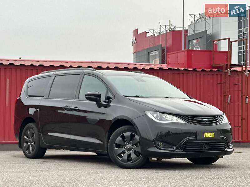 Минивэн Chrysler Pacifica 2019 в Киеве фото 2 Минивэн Chrysler Pacifica 2019 в Киеве