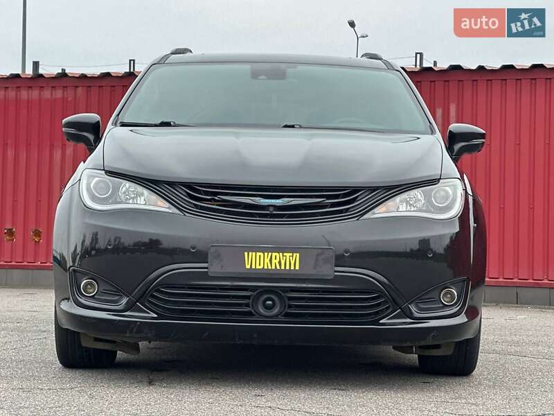 Минивэн Chrysler Pacifica 2019 в Киеве фото 7 Минивэн Chrysler Pacifica 2019 в Киеве