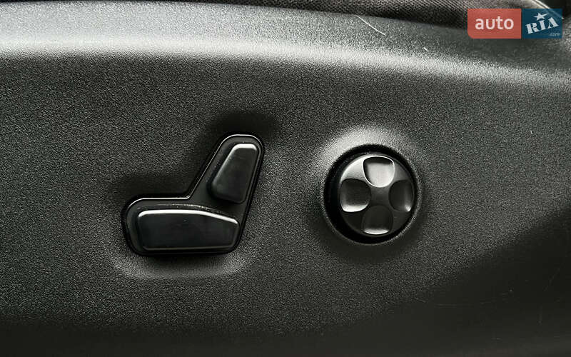 Минивэн Chrysler Pacifica 2017 в Львове