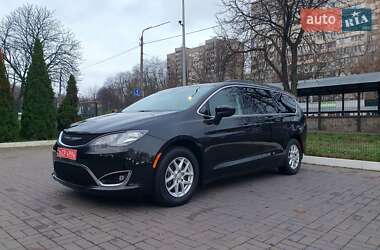 Минивэн Chrysler Pacifica 2020 в Киеве