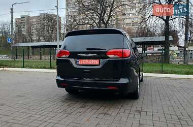Минивэн Chrysler Pacifica 2020 в Киеве