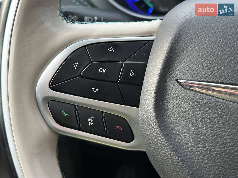 Минивэн Chrysler Pacifica 2017 в Киеве фото 36 Минивэн Chrysler Pacifica 2017 в Киеве