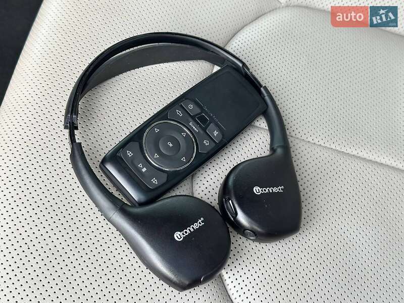 Минивэн Chrysler Pacifica 2017 в Киеве фото 46 Минивэн Chrysler Pacifica 2017 в Киеве