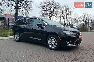 Минивэн Chrysler Pacifica 2020 в Киеве