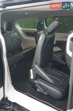 Минивэн Chrysler Pacifica 2020 в Киеве