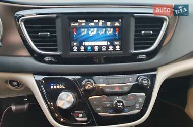 Минивэн Chrysler Pacifica 2020 в Киеве