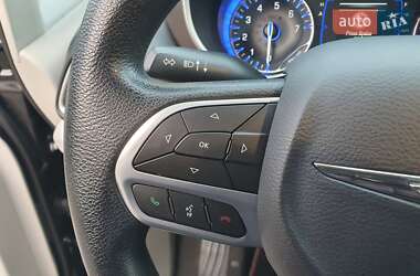 Минивэн Chrysler Pacifica 2020 в Киеве
