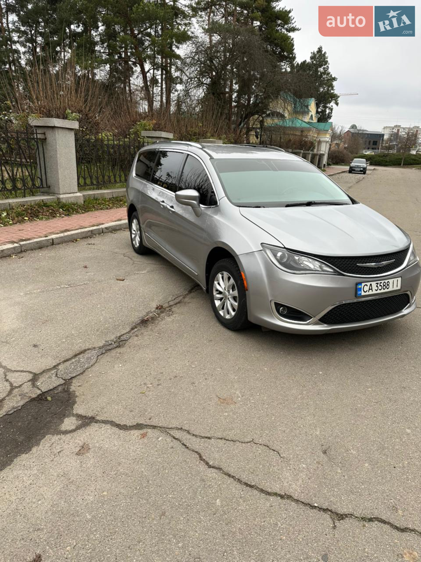 2017 Chrysler Pacifica - мініатюра 2