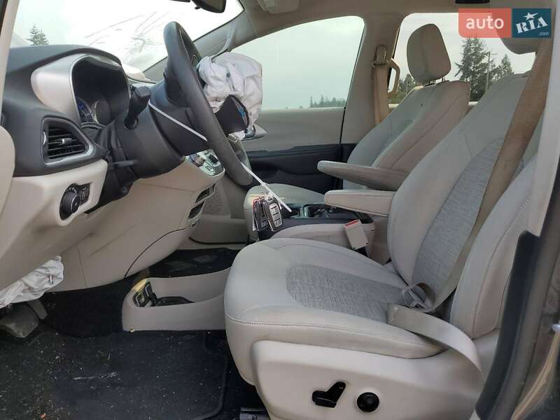 Минивэн Chrysler Pacifica 2018 в Львове