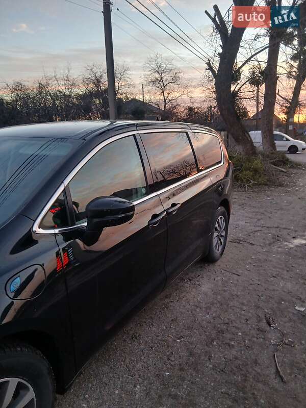 Мінівен Chrysler Pacifica 2024 в Боярці
