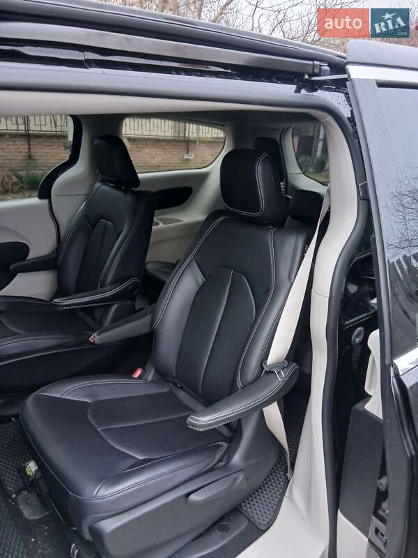 Мінівен Chrysler Pacifica 2024 в Боярці