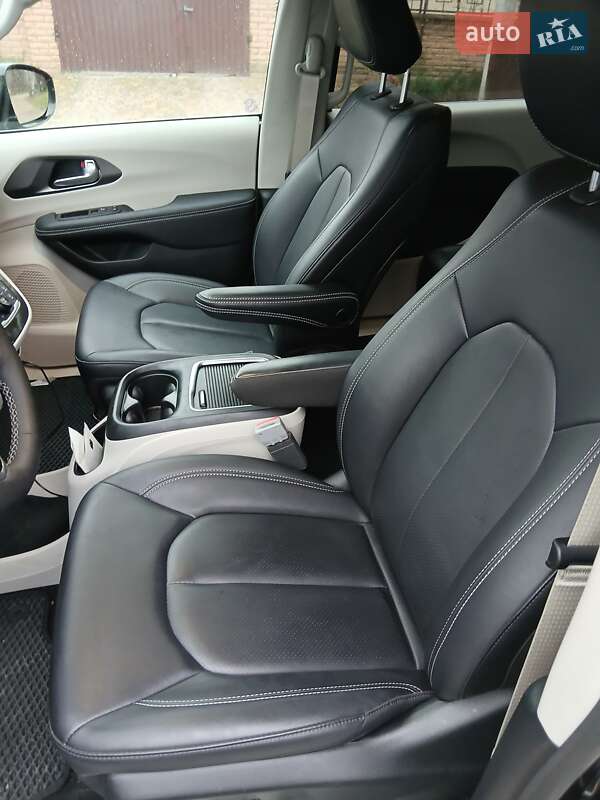 Мінівен Chrysler Pacifica 2024 в Боярці