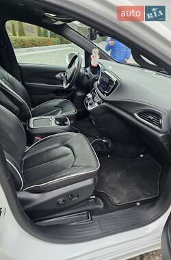 Минивэн Chrysler Pacifica 2019 в Днепре