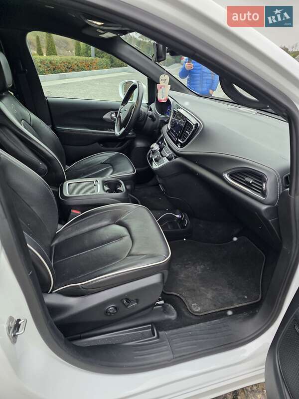 Минивэн Chrysler Pacifica 2019 в Днепре