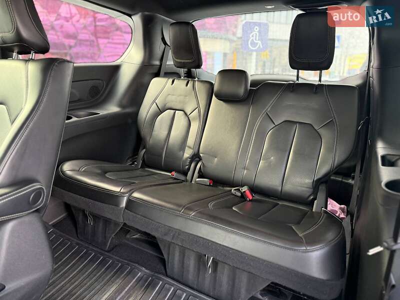 Минивэн Chrysler Pacifica 2023 в Киеве фото 11 Минивэн Chrysler Pacifica 2023 в Киеве