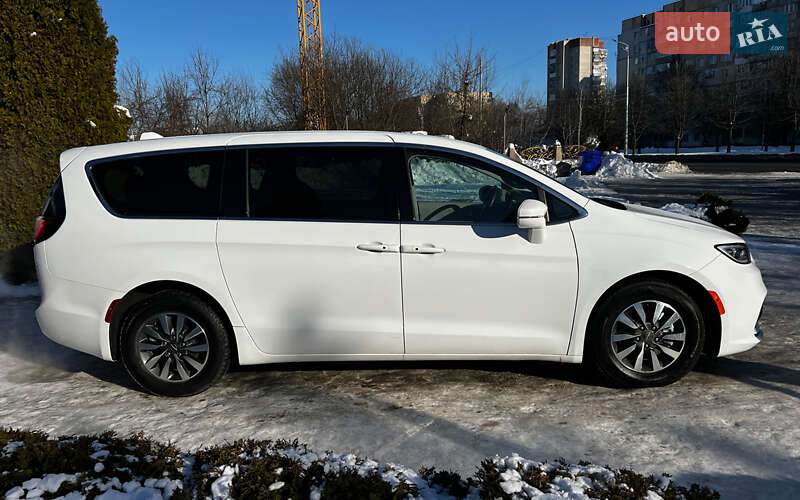 Минивэн Chrysler Pacifica 2022 в Львове