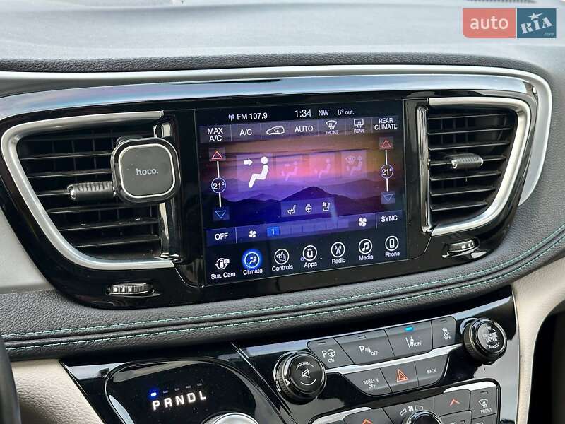 Мінівен Chrysler Pacifica 2017 в Києві