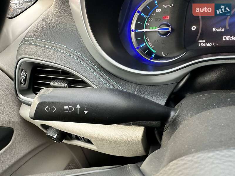 Мінівен Chrysler Pacifica 2017 в Києві