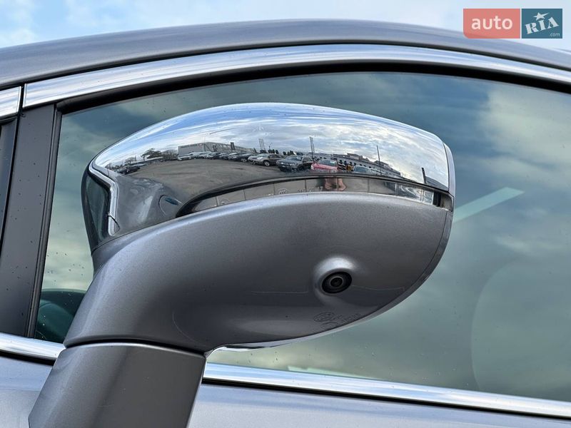 Мінівен Chrysler Pacifica 2017 в Києві