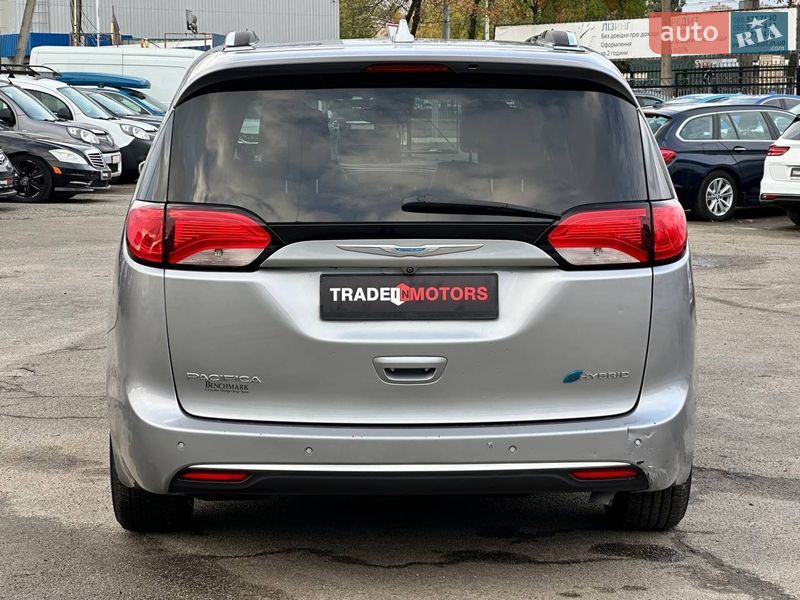 Мінівен Chrysler Pacifica 2017 в Києві