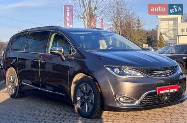 Мінівен Chrysler Pacifica 2018 в Львові