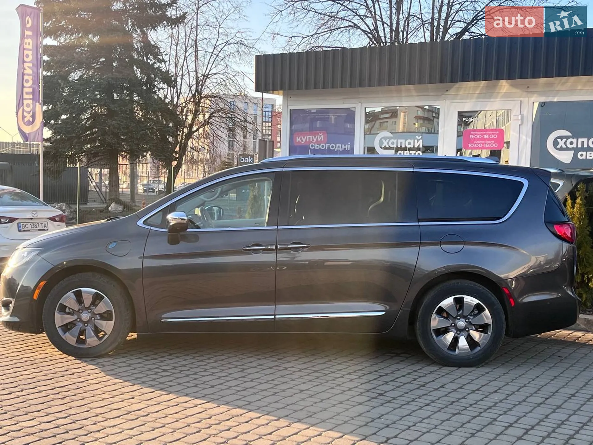 2018 Chrysler Pacifica - мініатюра 8