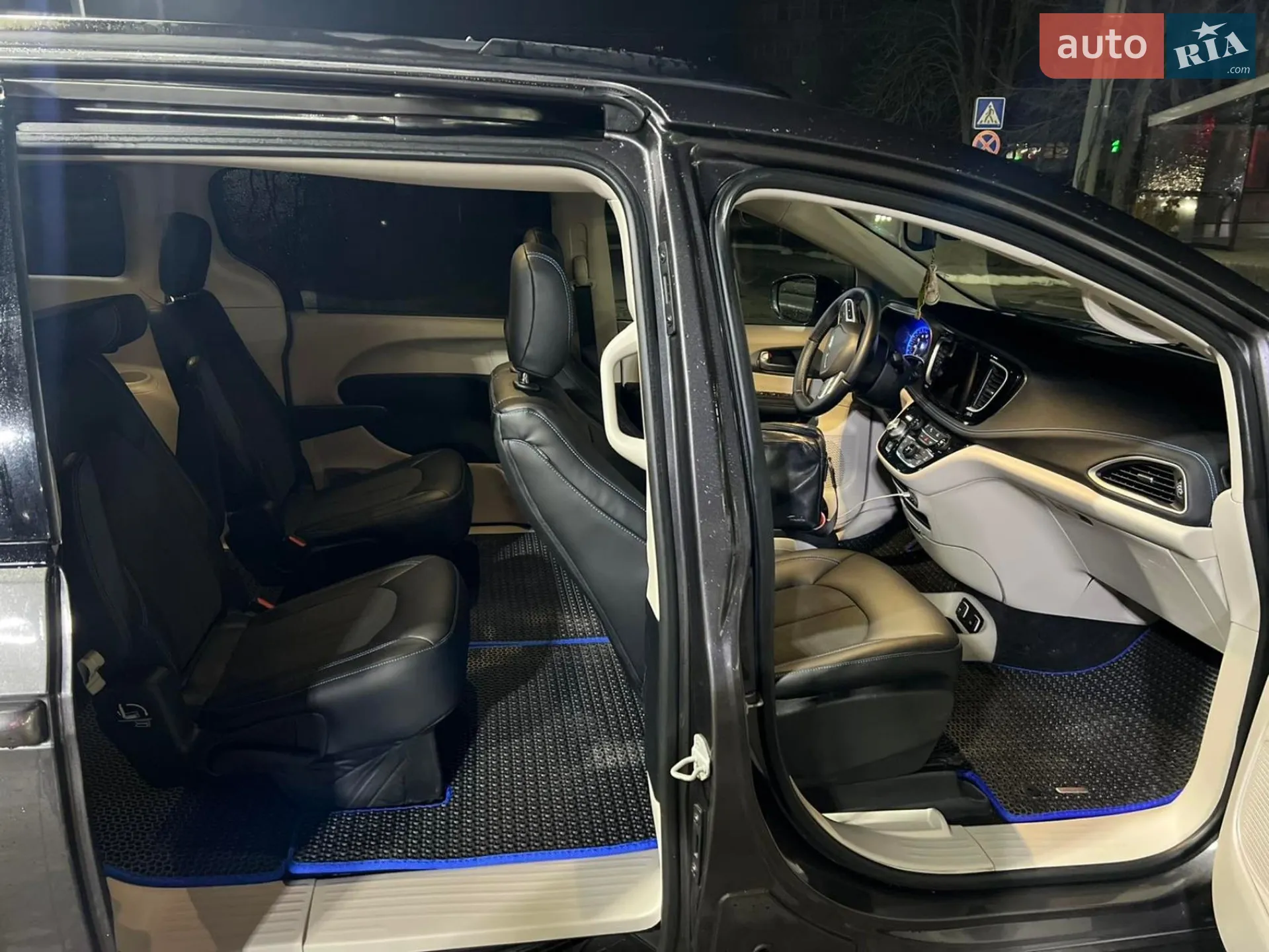 2021 Chrysler Pacifica - мініатюра 23