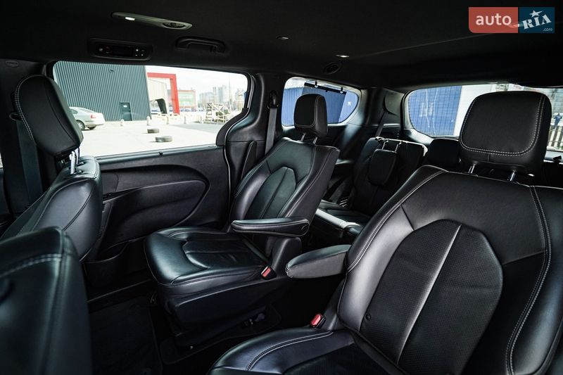 Мінівен Chrysler Pacifica 2021 в Харкові