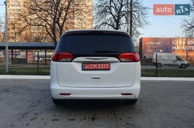 Минивэн Chrysler Pacifica 2020 в Киеве