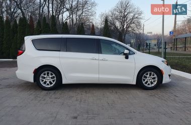Минивэн Chrysler Pacifica 2020 в Киеве