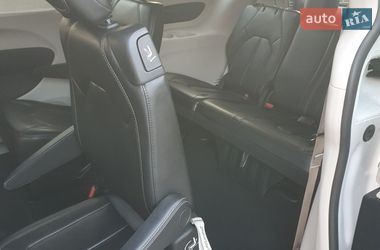 Минивэн Chrysler Pacifica 2020 в Киеве