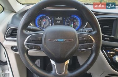 Минивэн Chrysler Pacifica 2020 в Киеве