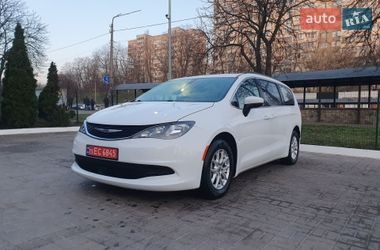 Минивэн Chrysler Pacifica 2020 в Киеве Минивэн Chrysler Pacifica 2020 в Киеве