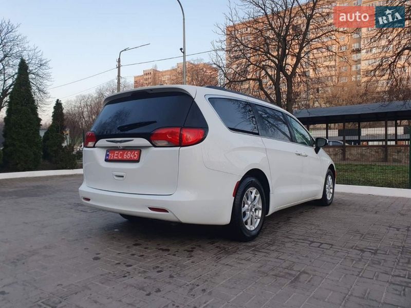 Минивэн Chrysler Pacifica 2020 в Киеве