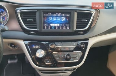 Минивэн Chrysler Pacifica 2020 в Киеве
