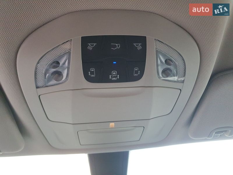 Минивэн Chrysler Pacifica 2020 в Киеве