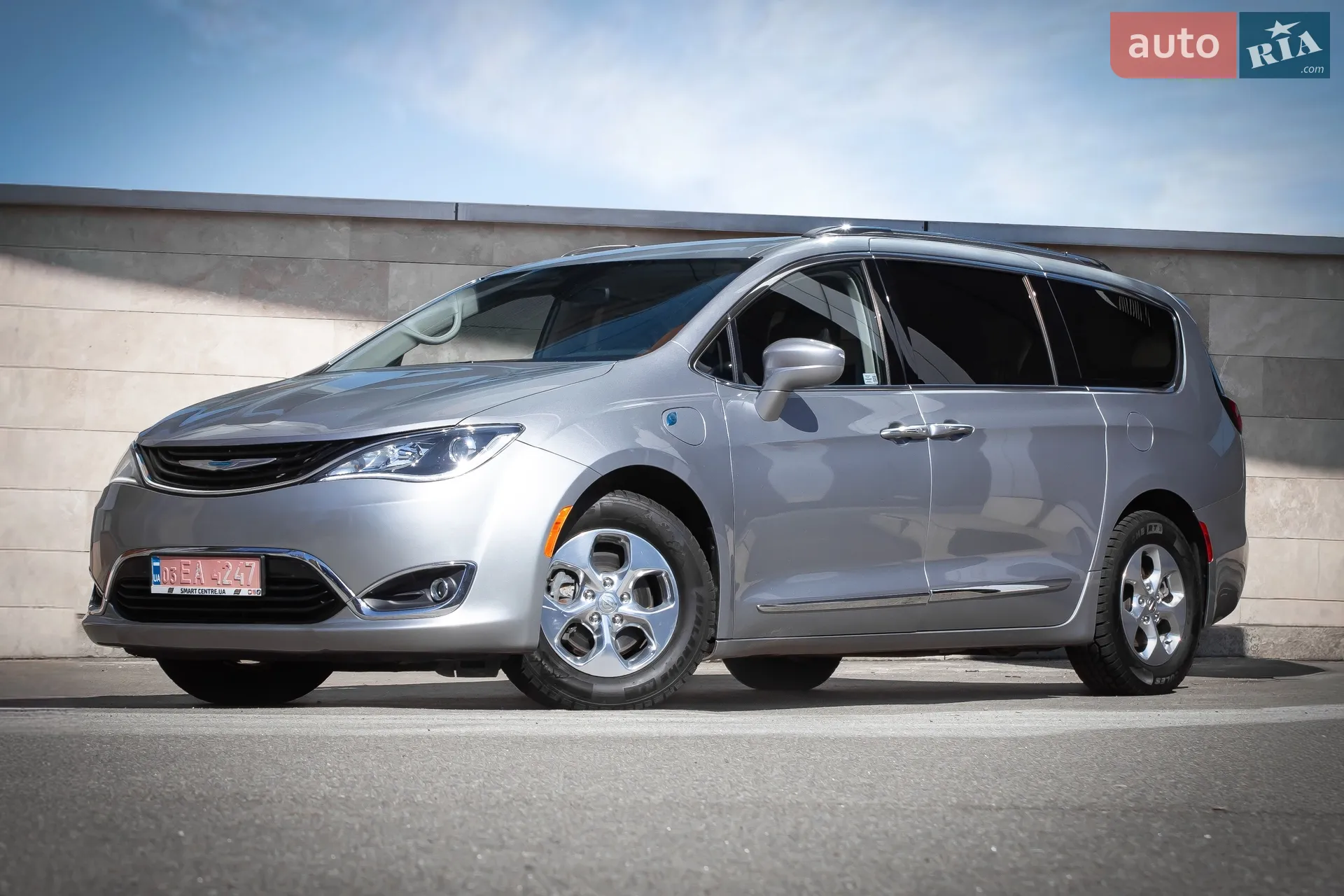2019 Chrysler Pacifica - мініатюра 2