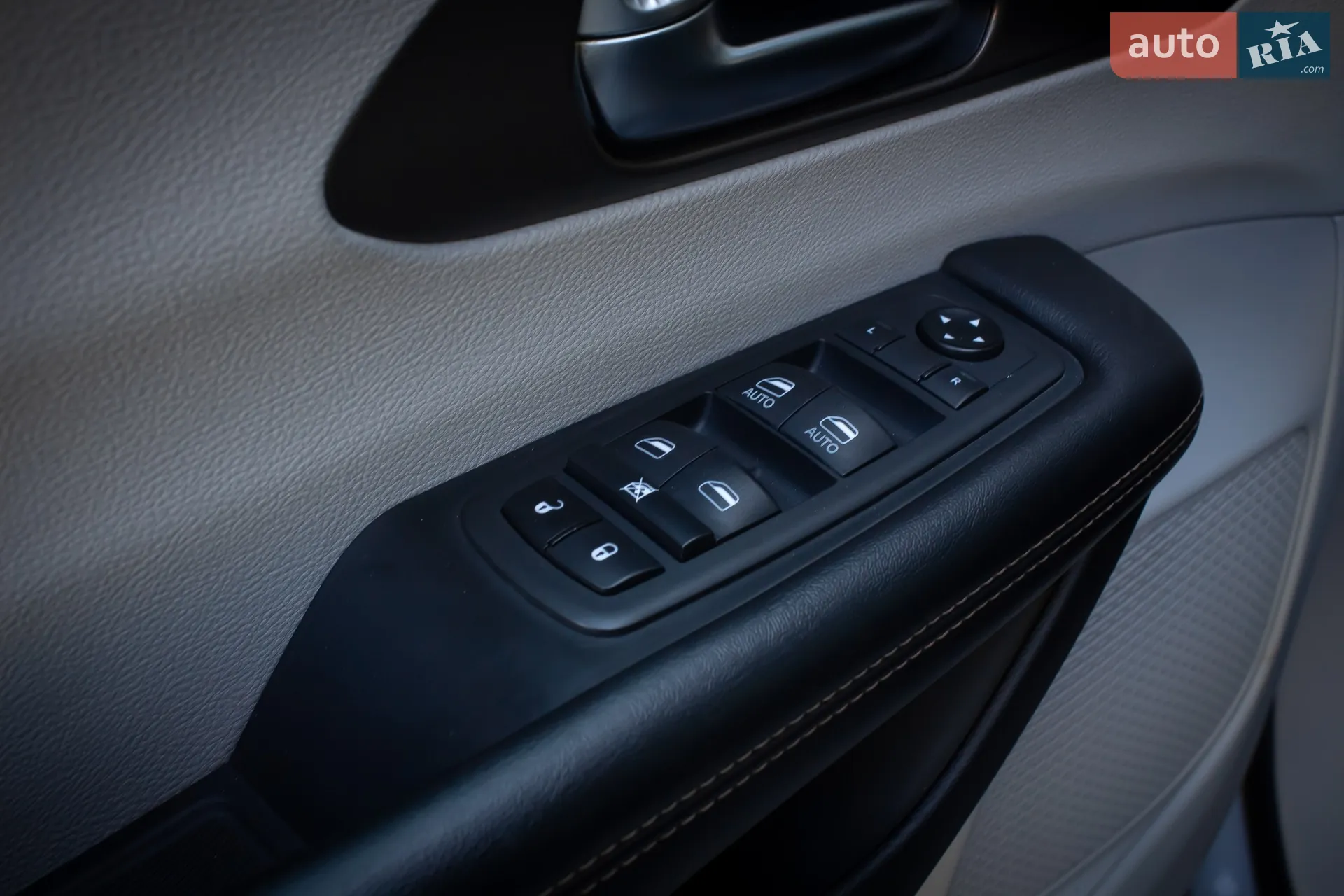 2019 Chrysler Pacifica - мініатюра 38