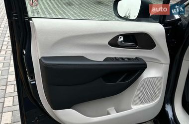 Мінівен Chrysler Pacifica 2019 в Одесі