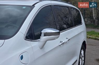 Минивэн Chrysler Pacifica 2017 в Хмельницком