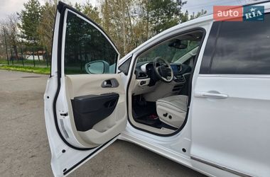 Минивэн Chrysler Pacifica 2017 в Хмельницком