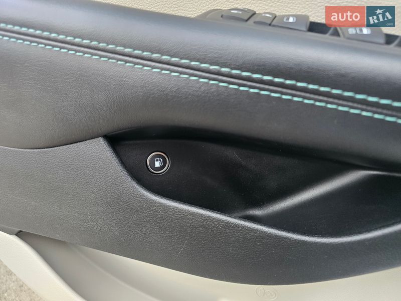 Минивэн Chrysler Pacifica 2017 в Хмельницком