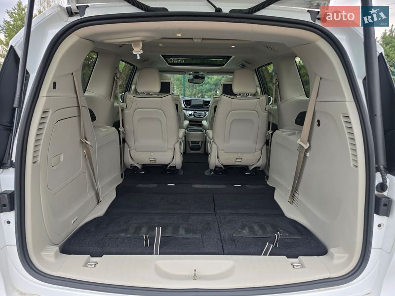 Минивэн Chrysler Pacifica 2017 в Хмельницком