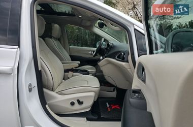 Минивэн Chrysler Pacifica 2017 в Хмельницком