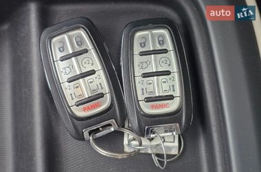 Минивэн Chrysler Pacifica 2017 в Хмельницком