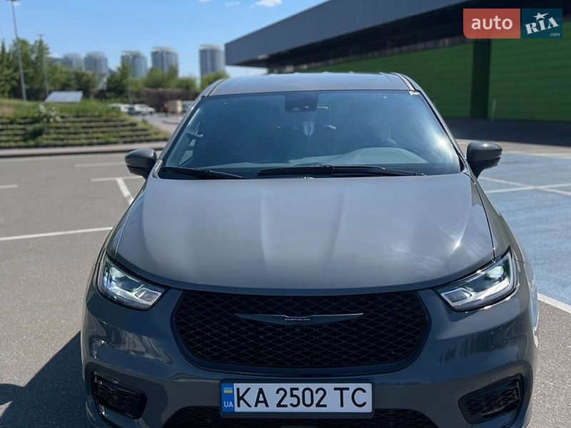Мінівен Chrysler Pacifica 2023 в Києві