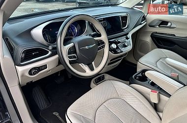 Минивэн Chrysler Pacifica 2017 в Киеве