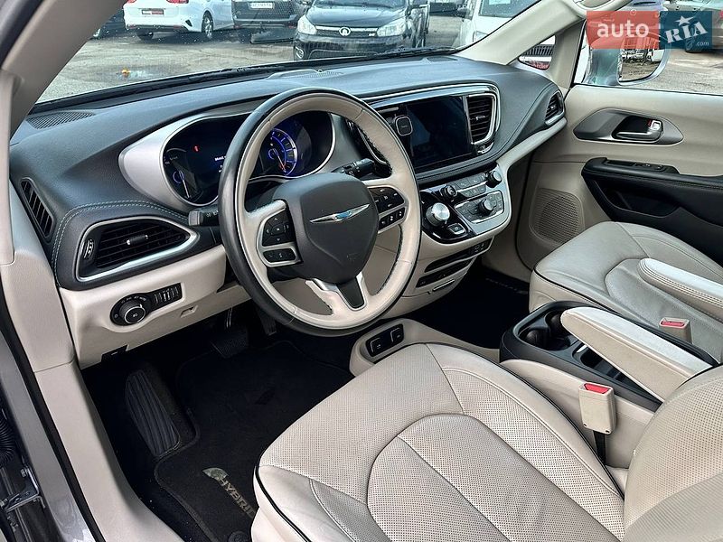 Минивэн Chrysler Pacifica 2017 в Киеве